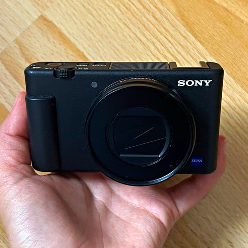 Sony - zv-1a, alt)